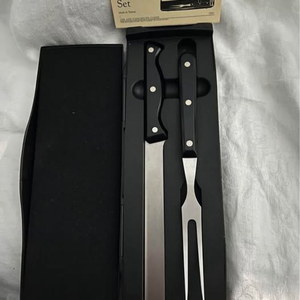 The Pampered Chef Carving Set